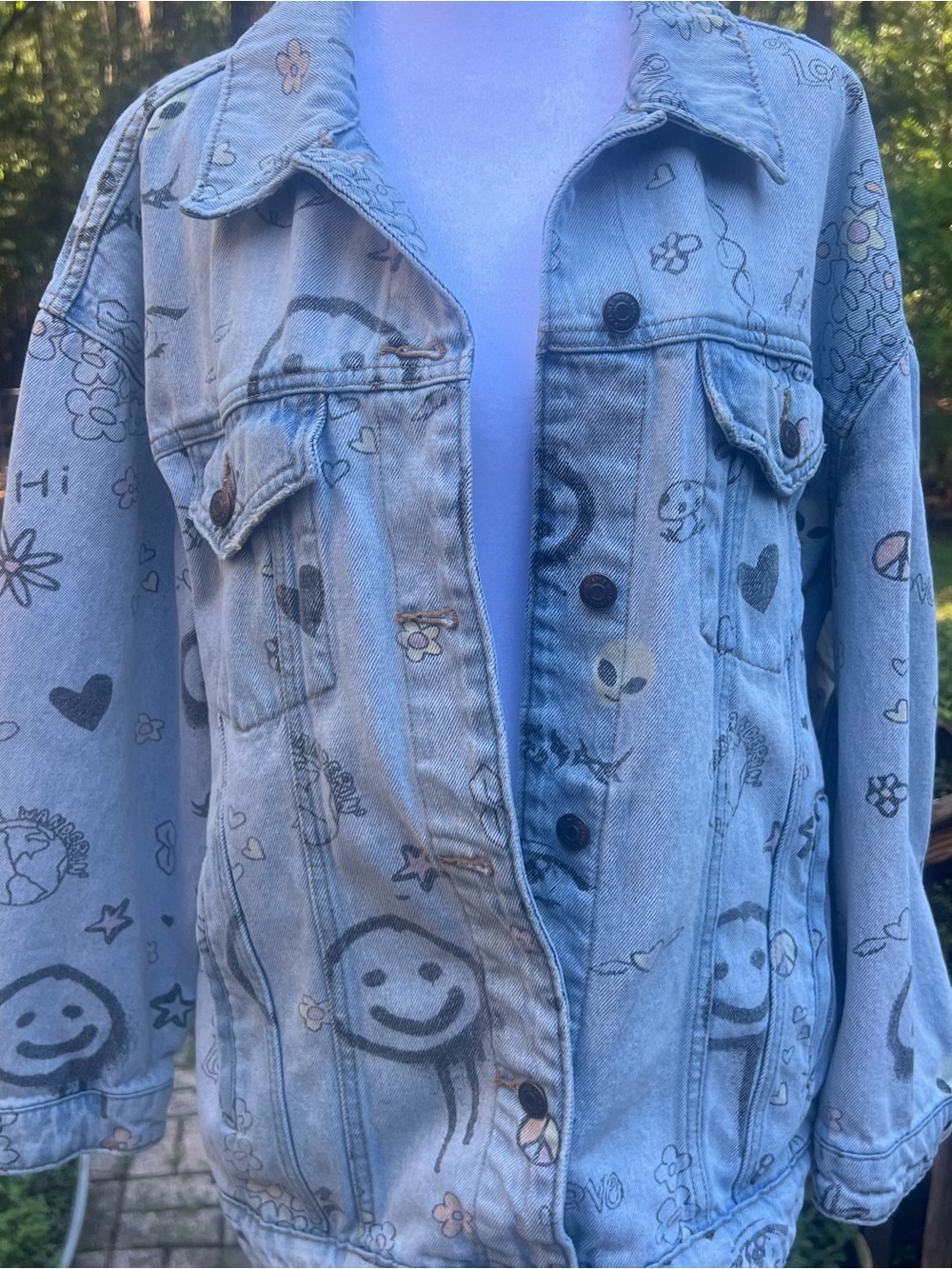 Wild Fable Medium Oversized Doodle Graffiti Print Denim Jacket Smiley Floral Y2
